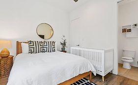 Beautiful Perfectly Located Luxury 2 Bed Townhome